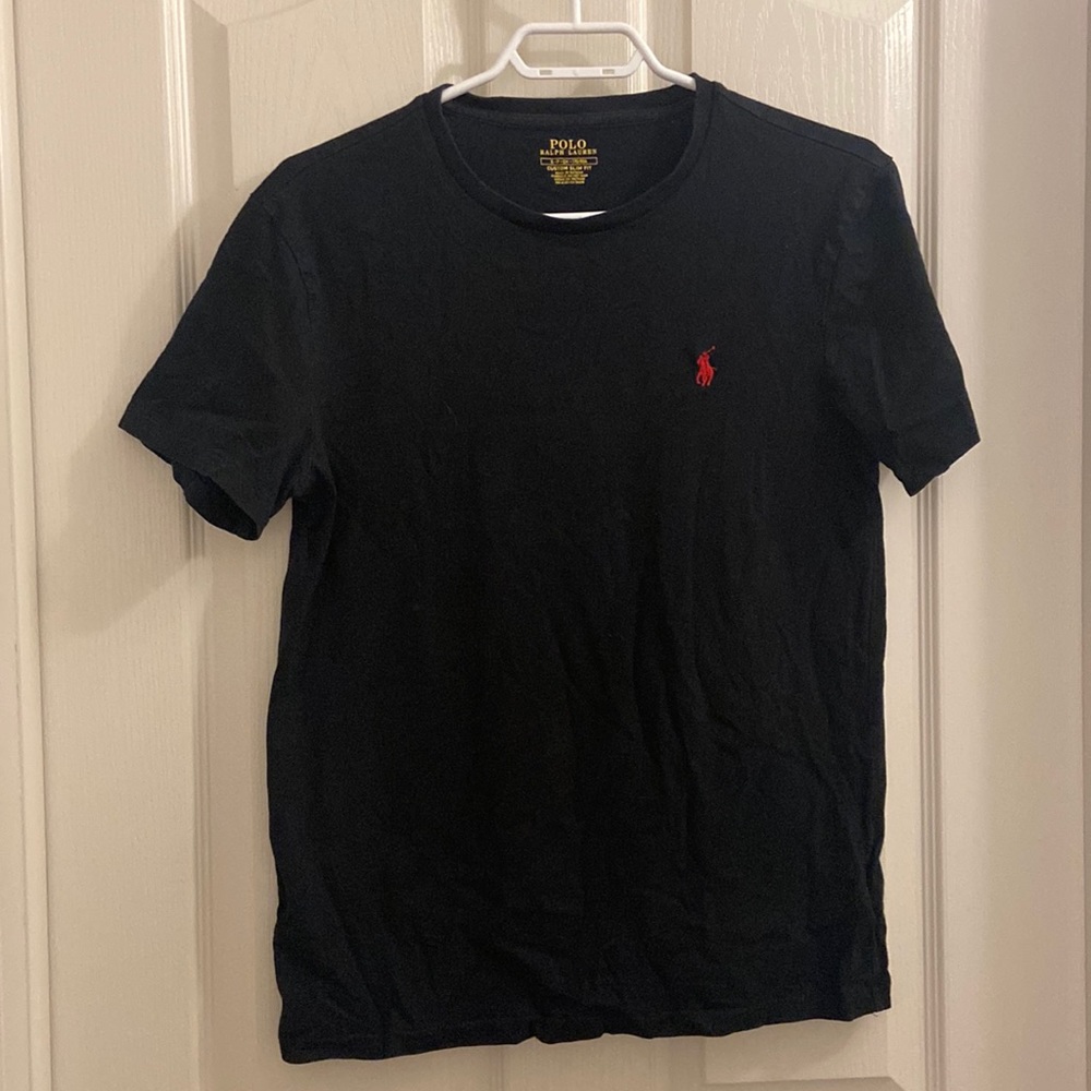 Black Tee